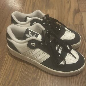 Adidas Low Women’s Sneakers